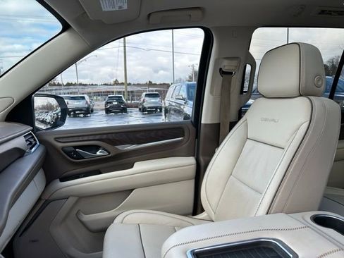Used 2021 GMC Yukon Denali w/ Denali Premium Package image 36