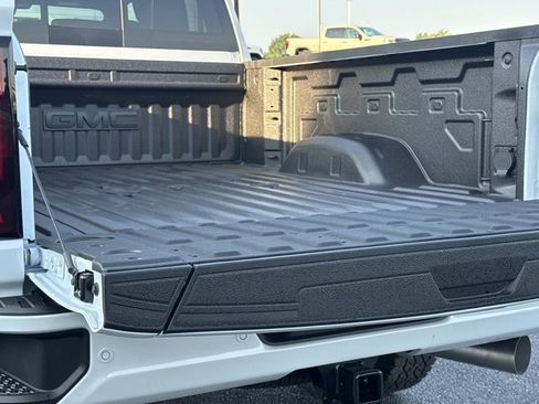 New 2026 GMC Sierra 2500 Denali Ultimate AWD/4WD image 9