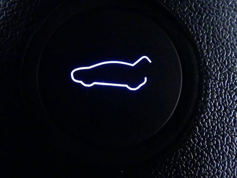 Used 2024 Tesla Model Y Performance image 27