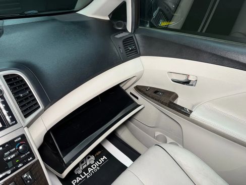 Used 2014 Toyota Venza XLE image 48