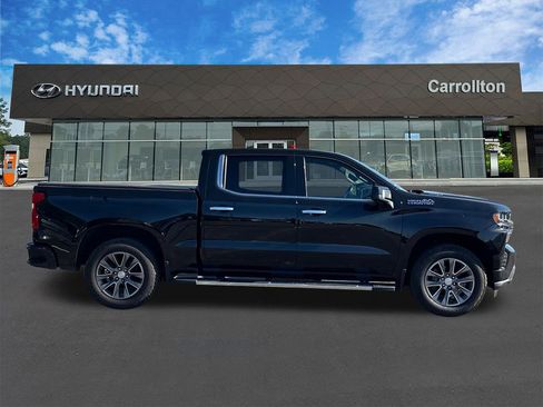 Used 2021 Chevrolet Silverado 1500 High Country w/ Technology Package image 4