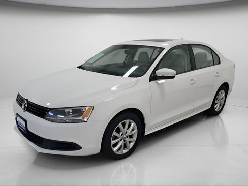 Used 2012 Volkswagen Jetta SE FWD image 3