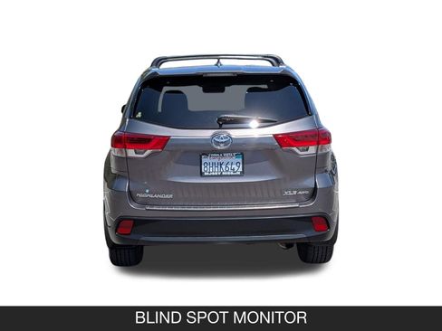 Used 2019 Toyota Highlander XLE AWD/4WD image 9