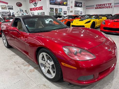 Used 2005 Chevrolet Corvette Coupe w/ Preferred Equipment Group RWD image 7