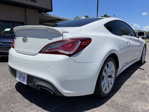 Used 2013 Hyundai Genesis 3.8 RWD image 6