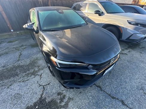 Used 2023 Honda Civic Sport image 2