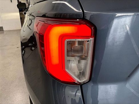 Used 2021 Ford Explorer XLT w/ Equipment Group 202A AWD/4WD image 32