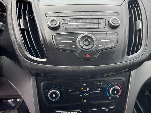 Used 2019 Ford Escape S image 11