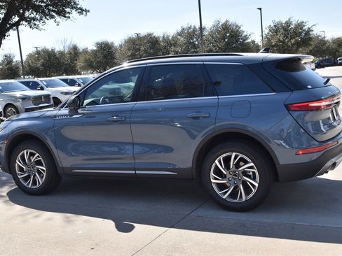 New 2026 Lincoln Corsair Premiere image 10