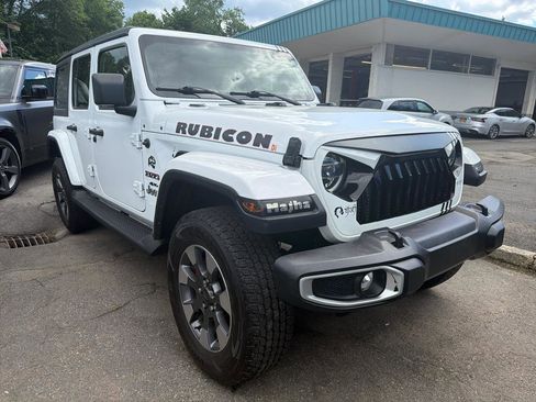 Used 2022 Jeep Wrangler Unlimited Sahara w/ LED Lighting Group AWD/4WD image 3