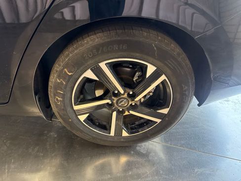 Used 2025 Nissan Sentra SV FWD image 6
