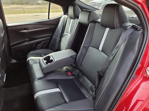 Used 2025 Toyota Camry SE image 22