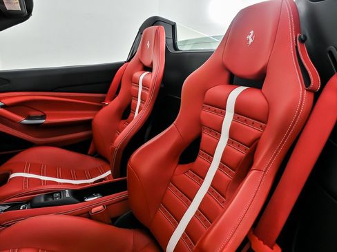 Used 2022 Ferrari F8 Tributo image 27