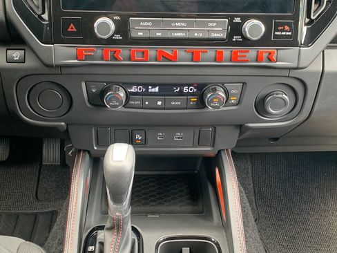 Used 2025 Nissan Frontier Pro-X RWD image 17