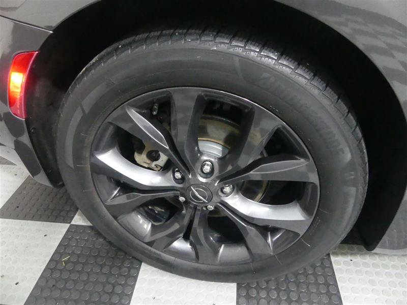 Used 2019 Chrysler Pacifica Limited w/ Advanced Safetytec Group FWD image 17
