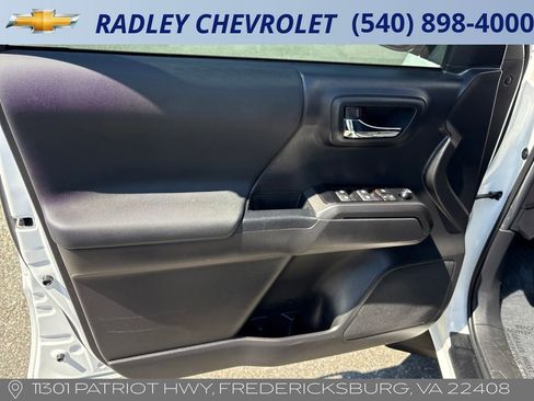 Used 2023 Toyota Tacoma TRD Off-Road AWD/4WD image 9
