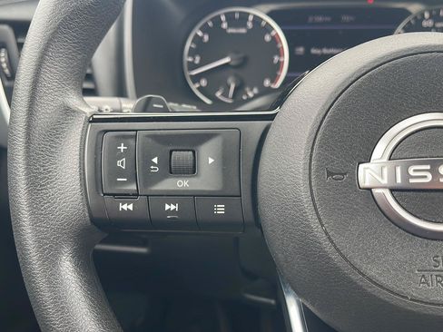 Used 2023 Nissan Rogue SV AWD/4WD image 18