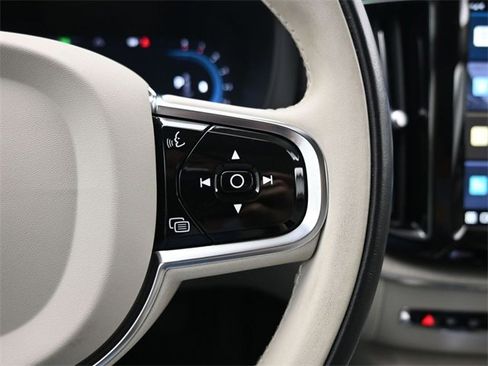 Used 2024 Volvo XC60 B5 Ultimate w/ Protection Package Premier image 25