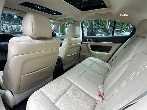 Used 2014 Lincoln MKS AWD w/ Equipment Group 101A image 23