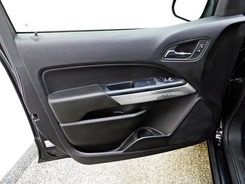 Used 2020 Chevrolet Colorado LT w/ Safety Package RWD image 6
