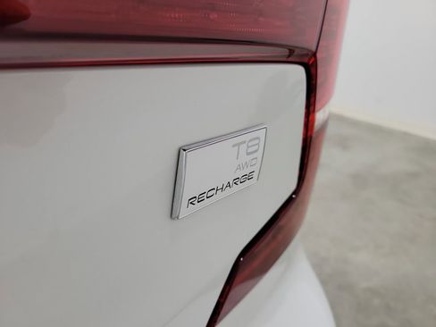 Used 2024 Volvo S60 T8 Plus image 8