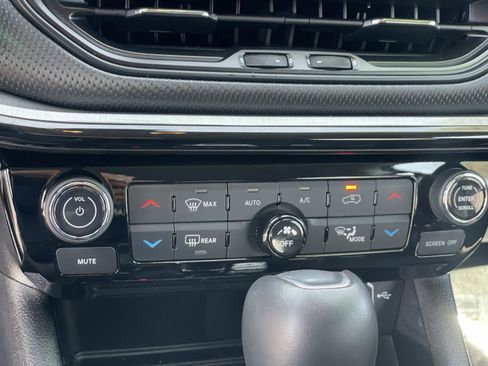 Used 2022 Jeep Compass Trailhawk w/ Trailhawk Elite Group image 16