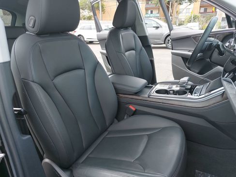Used 2023 Audi Q7 3.0T Premium Plus w/ Premium Plus Package AWD/4WD image 10