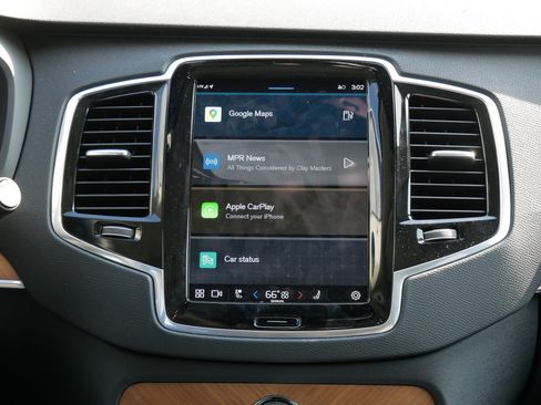 New 2025 Volvo XC90 B6 Plus w/ Protection Package Premier image 8