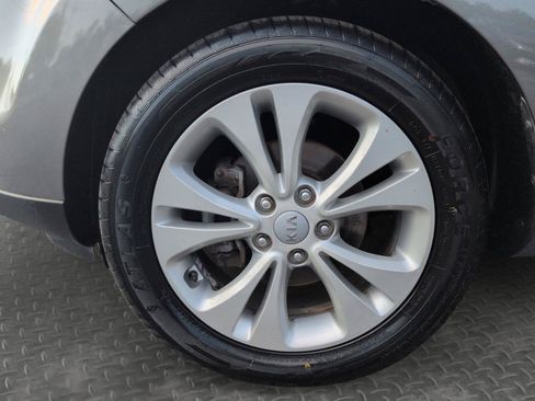 Used 2016 Kia Soul + FWD image 29