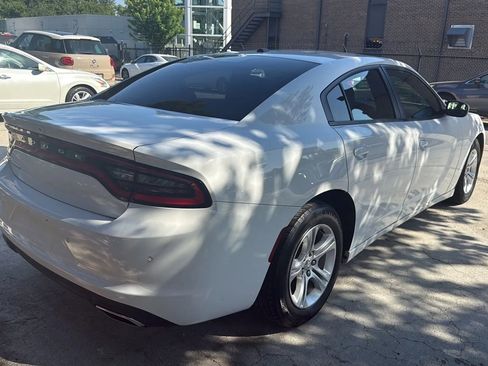 Used 2019 Dodge Charger SXT RWD image 5
