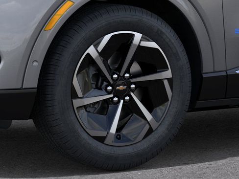 New 2025 Chevrolet Equinox EV LT image 9
