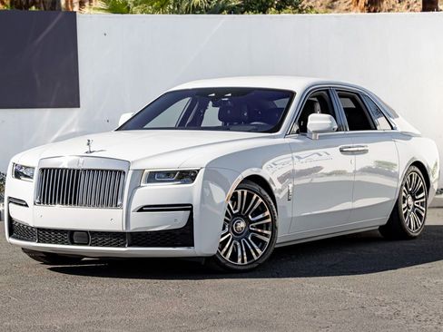 Used 2024 Rolls-Royce Ghost image 1