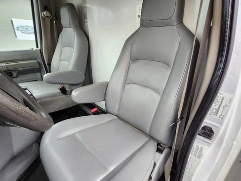 Used 2018 Ford E-350 and Econoline 350 Super Duty w/ Power Windows & Locks Group image 18
