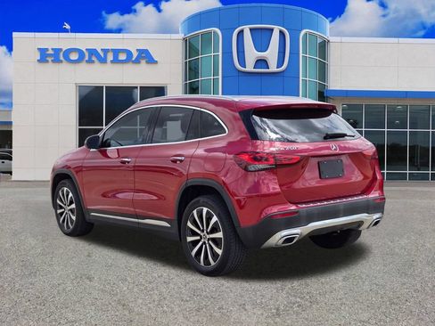 Used 2021 Mercedes-Benz GLA 250 4MATIC w/ Premium Package image 3