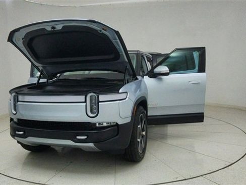Used 2023 Rivian R1S Adventure image 75