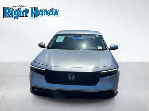 Certified 2025 Honda Accord LX image 9
