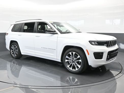 Used 2024 Jeep Grand Cherokee L Overland image 8
