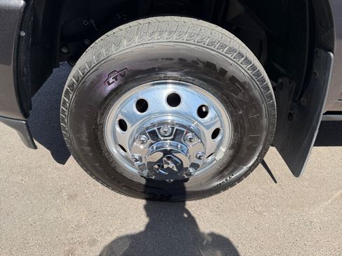 Used 2025 RAM 3500 Limited AWD/4WD image 11