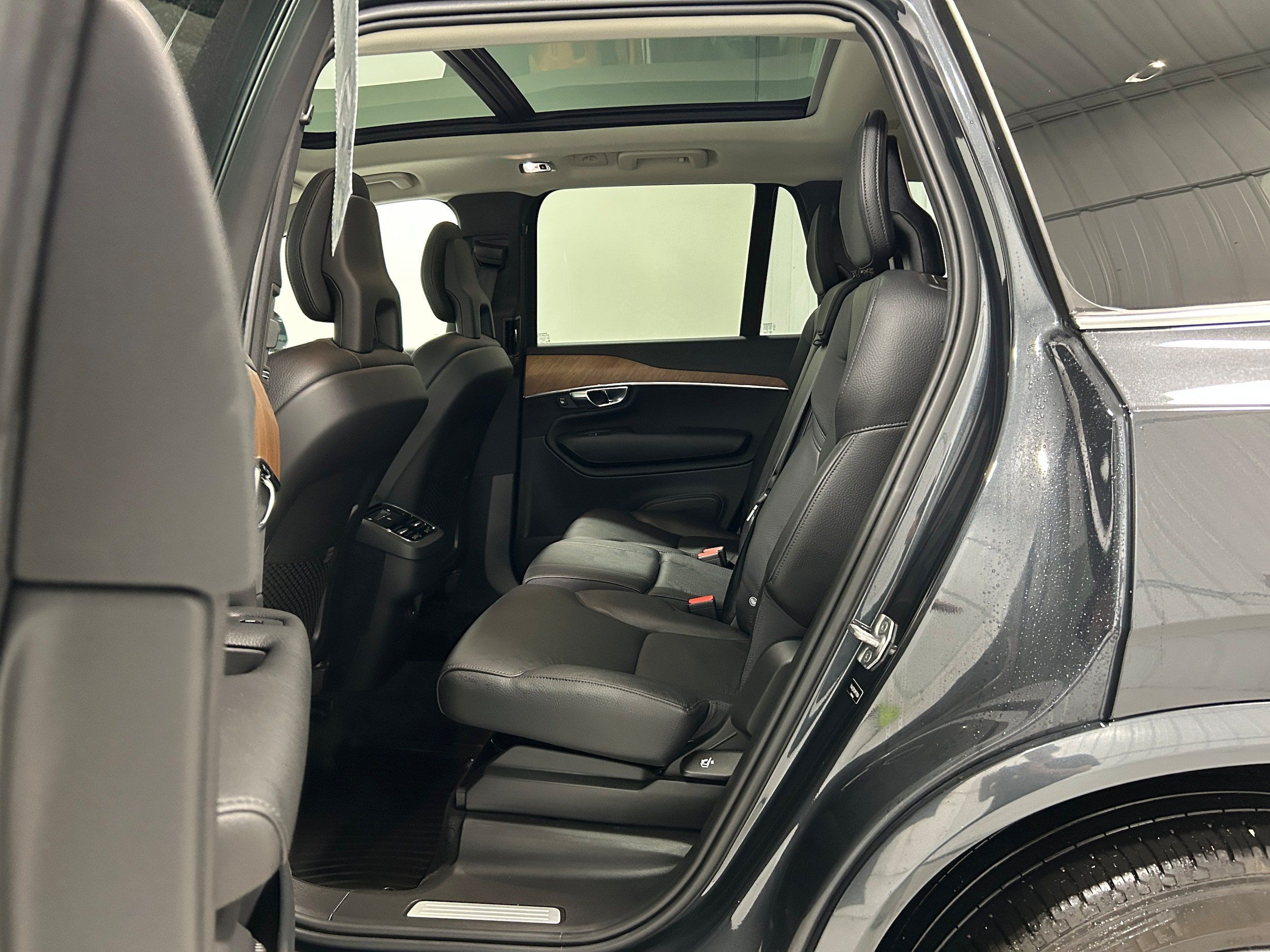 Used 2021 Volvo XC90 T6 Momentum w/ Climate Package AWD/4WD image 28