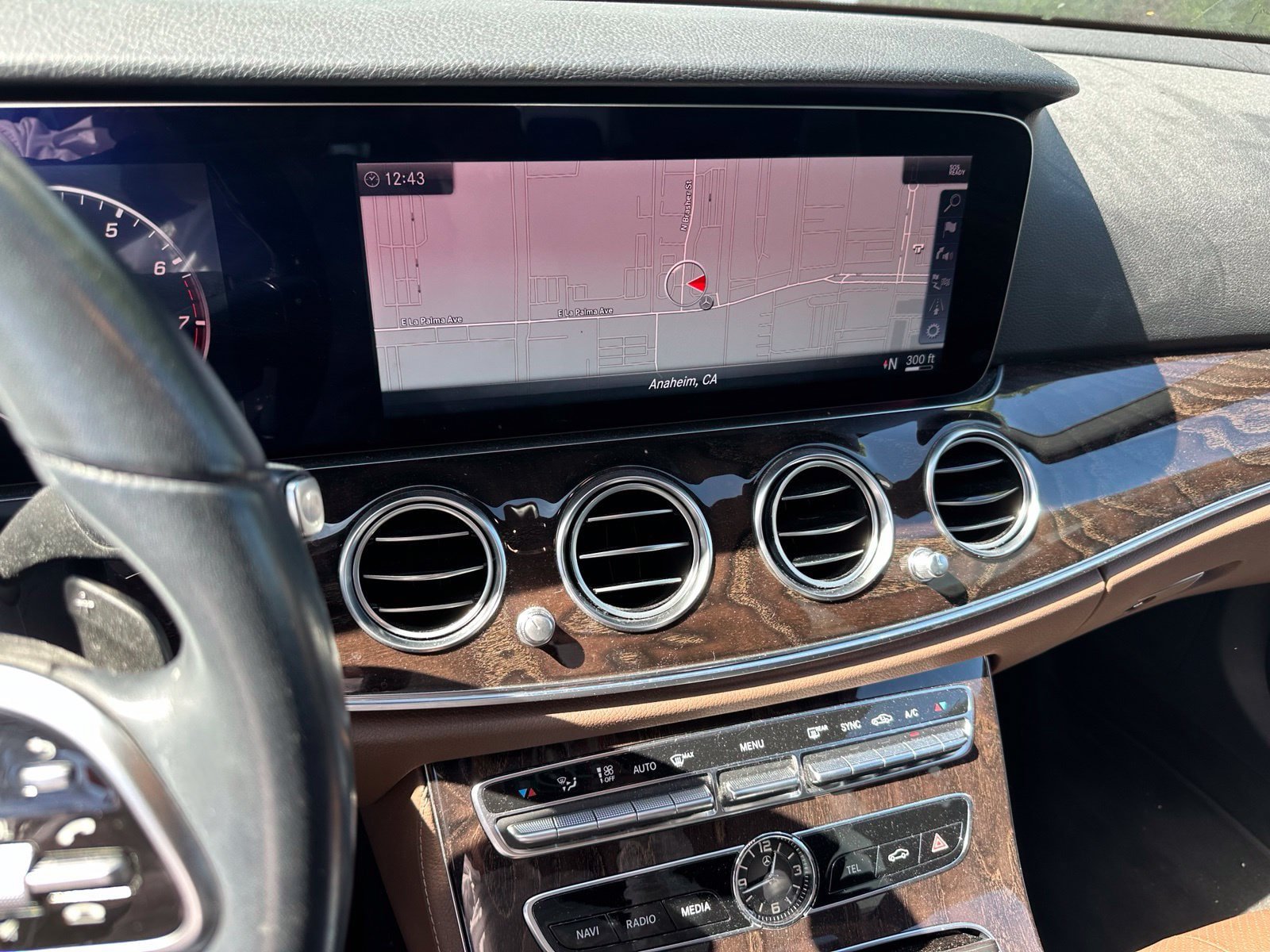 Used 2020 Mercedes-Benz E 350 Sedan image 5