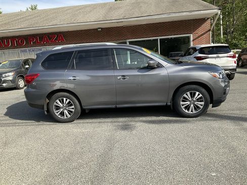 Used 2019 Nissan Pathfinder S AWD/4WD image 4