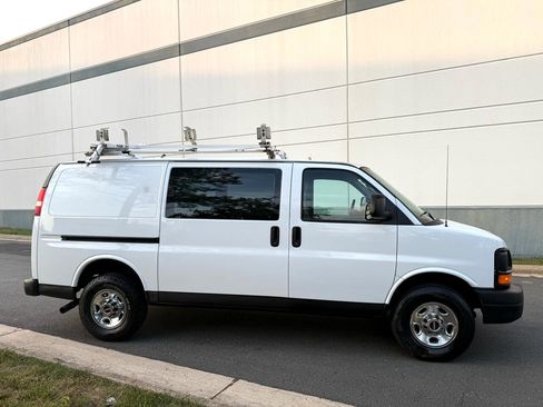 Used 2011 GMC Savana 3500 image 10