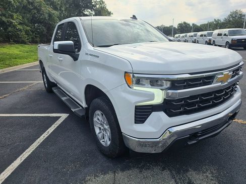Used 2023 Chevrolet Silverado 1500 LT AWD/4WD image 12