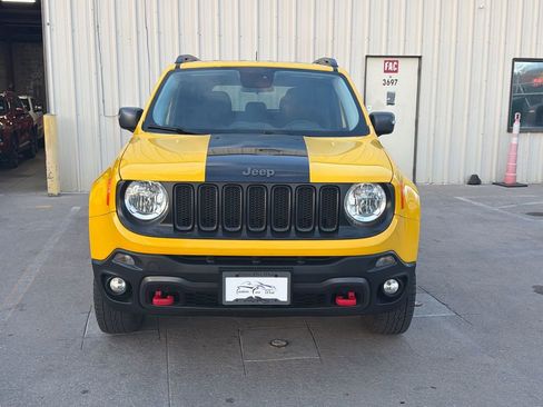 Used 2016 Jeep Renegade Trailhawk image 2