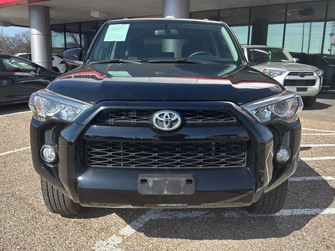 Used 2018 Toyota 4Runner SR5 image 8