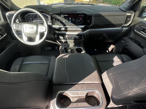 Used 2025 GMC Sierra 1500 SLT w/ SLT Premium Plus Package image 33