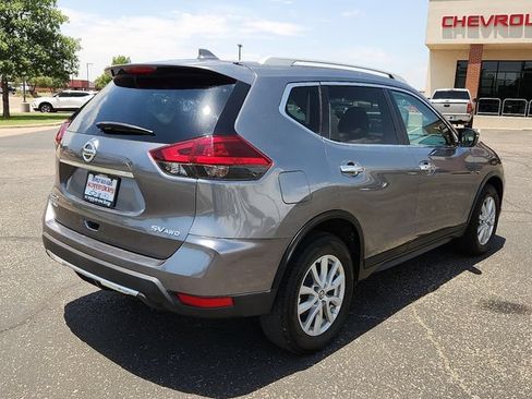 Used 2018 Nissan Rogue SV AWD/4WD image 4