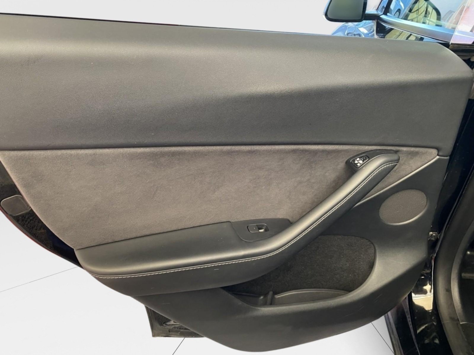 Used 2023 Tesla Model Y Long Range AWD/4WD image 18