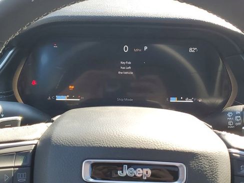 New 2025 Jeep Grand Cherokee L Altitude image 9