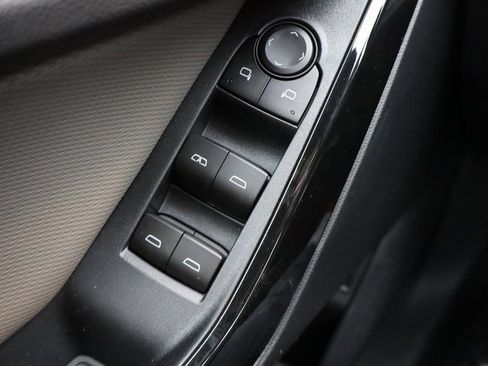 New 2026 Chevrolet Equinox LT w/ Convenience Package II image 16